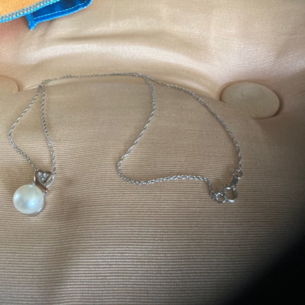 Sterling Silver Pearl Drop Necklace 35$